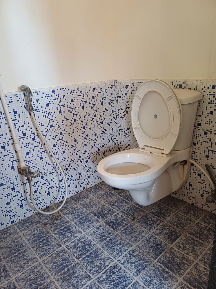 Bathroom, cidco-sector-10-ghansoli-chs 1 RK 450 Sq.Ft. Apartment In Sector 10 Ghansoli Navi Mumbai 8616147