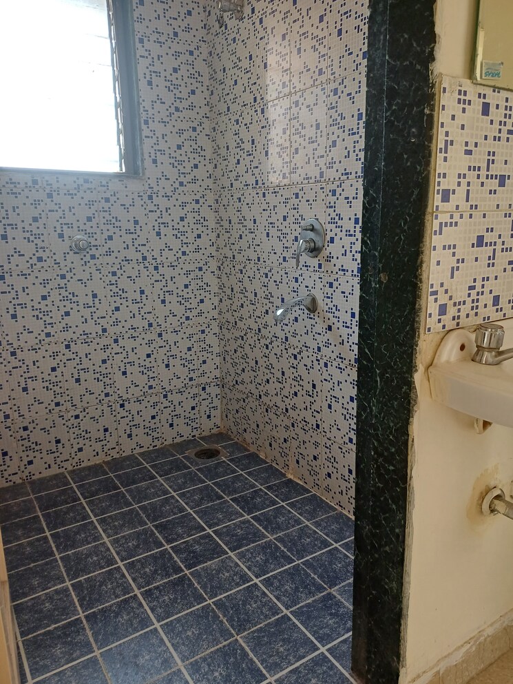 Bathroom, cidco-sector-10-ghansoli-chs 1 RK 450 Sq.Ft. Apartment In Sector 10 Ghansoli Navi Mumbai 8616147