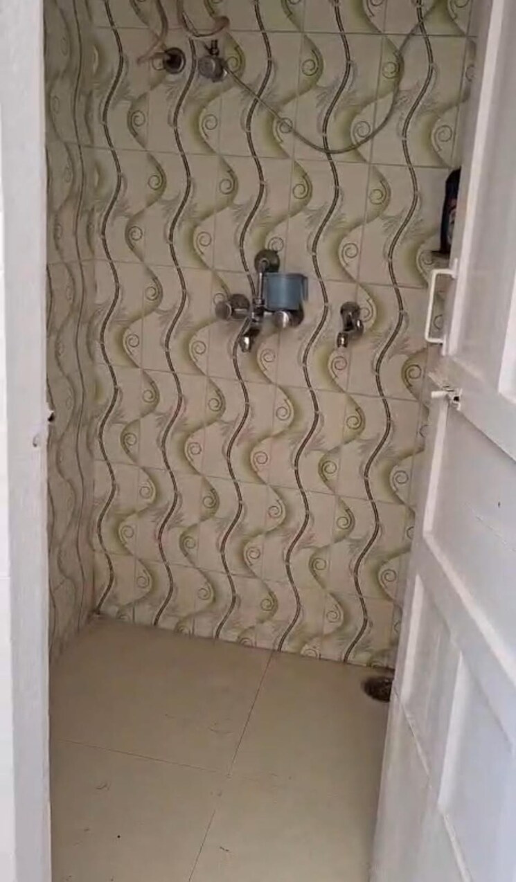 Bathroom, sector 20 2 Bedroom 1000 Sq.Ft. Builder Floor In Sector 20 Chandigarh 8616163