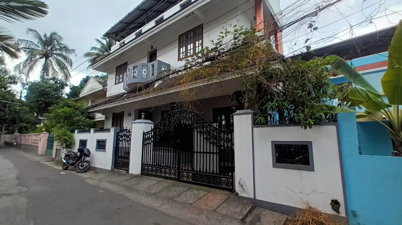 3 BHK Independent House For Sale in Vyttila