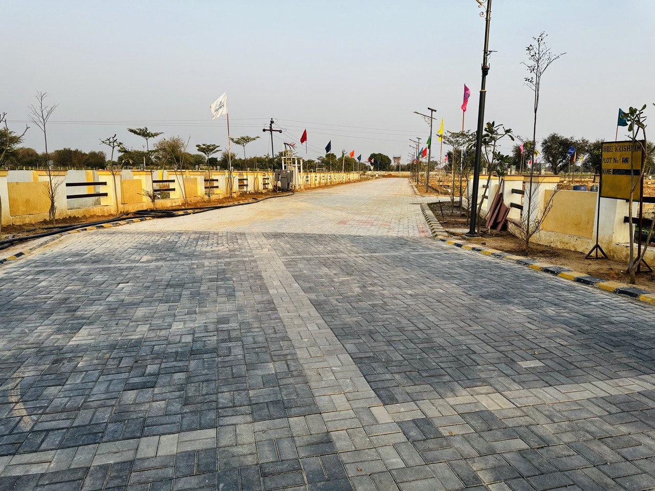 Plot For Sale in Raghav Vihar Manhidra Sez