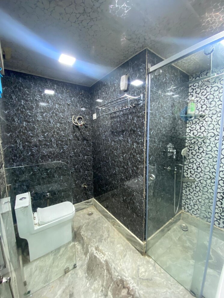 Living Room, madhur-apartment 2.5 Bedroom 1000 Sq.Ft. Apartment In Paschim Vihar Delhi 8616529