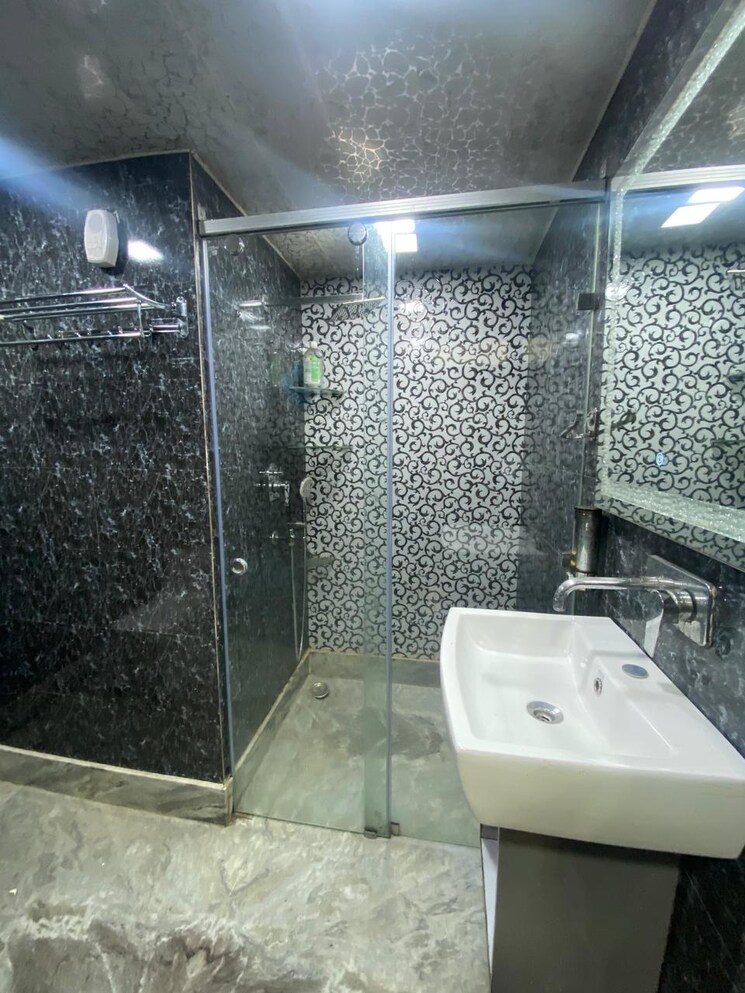 Kitchen, madhur-apartment 2.5 Bedroom 1000 Sq.Ft. Apartment In Paschim Vihar Delhi 8616529