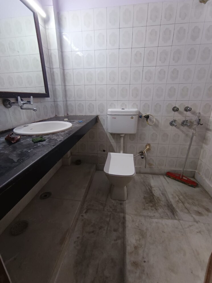 Kitchen, shubh-niketan-apartments 3.5 Bedroom 1500 Sq.Ft. Apartment In Paschim Vihar Delhi 8616572