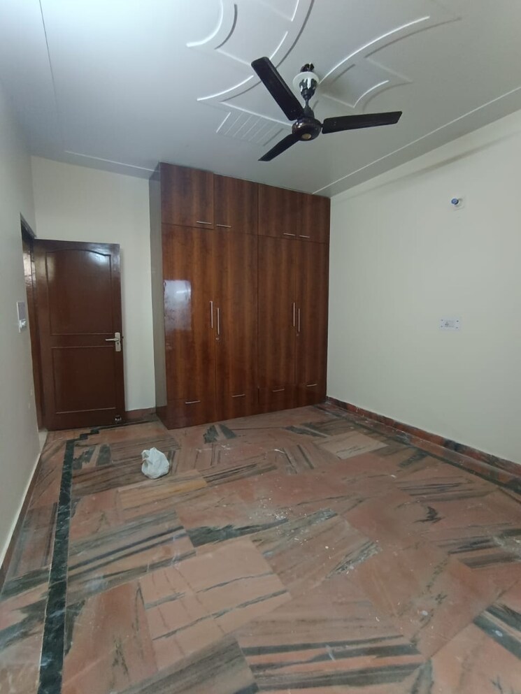 Room, shubh-niketan-apartments 3.5 Bedroom 1500 Sq.Ft. Apartment In Paschim Vihar Delhi 8616572