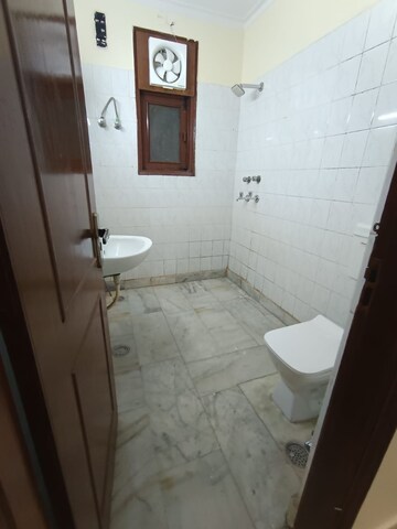 Bathroom in 3.5 BHK Apartment at Shubh Niketan Apartments, Paschim Vihar – for Rent