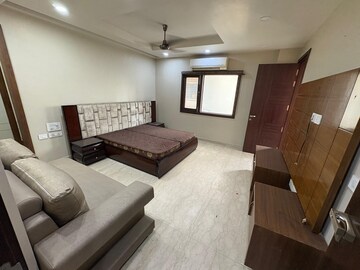 Living Room in 3.5 BHK Apartment at Sunder Apartment, Paschim Vihar – for Rent