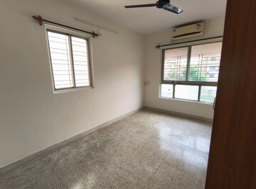 Room in 4 BHK Apartment at Nirmiti Ragdari Apartments, Aundh – for Rent