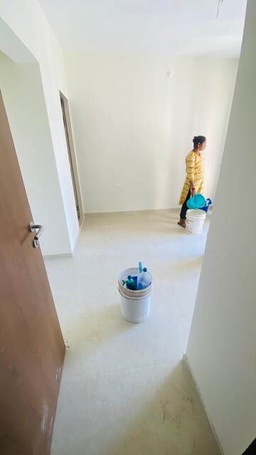 Room in 2 BHK Apartment at Dosti West County, Balkum Pada – for Rent