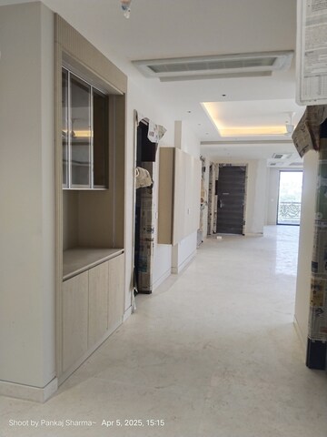 Building Lobby in 4 BHK Builder Floor at Dlf Phase I – for Rent