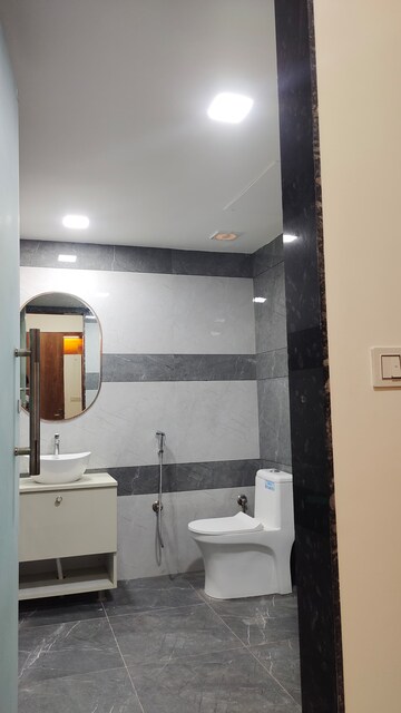 Furnished Amenities in 3 BHK Builder Floor at Dwarka Mor – for Rent