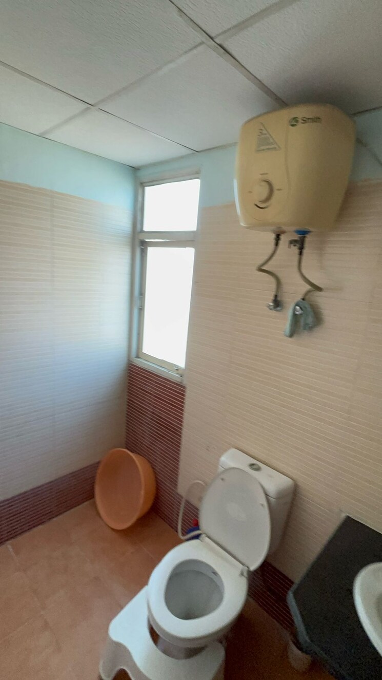 Bathroom, gardenia-grace 3 Bedroom 1550 Sq.Ft. Apartment In Sector 61 Noida 8617013