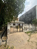 200 Sq.Mt. Plot in RWA Apartments Sector 52