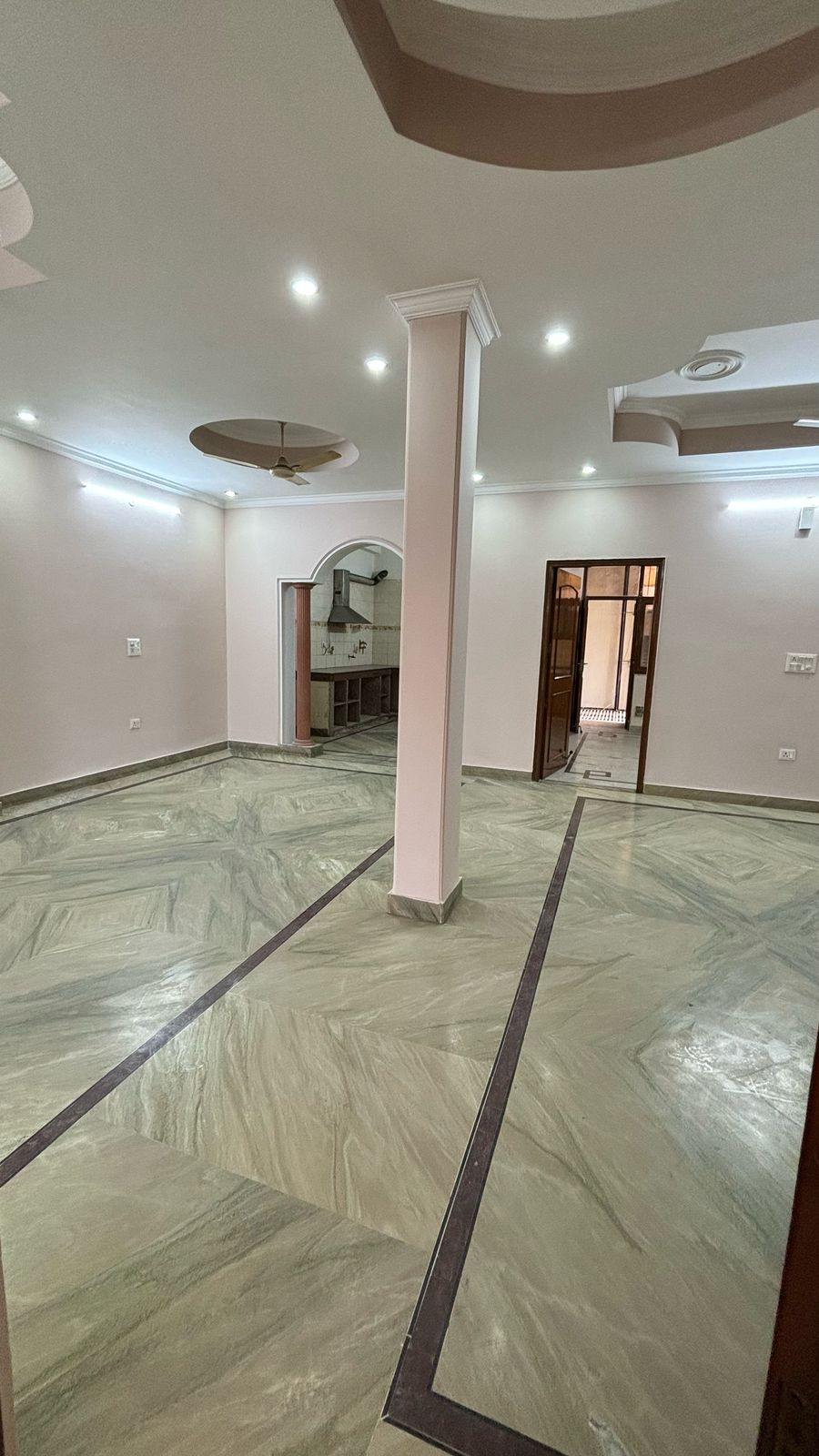 2.5 BHK + Study Room 2500 Sq.Ft. Independent House in RWA Apartments Sector 52