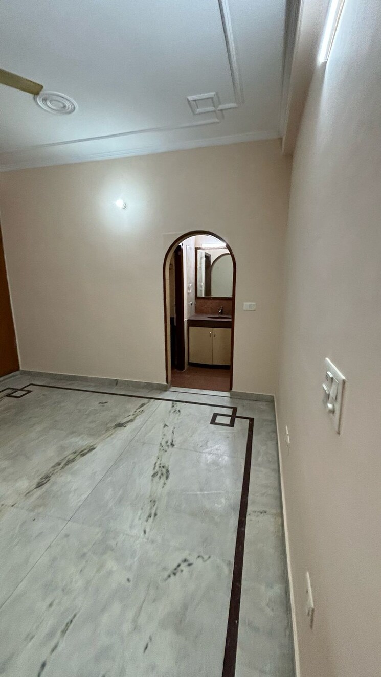 Room, rwa-apartments-sector-52 2.5 Bedroom 2500 Sq.Ft. Independent House In Sector 52 Noida 8617069