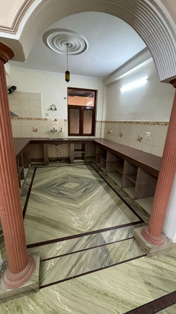 Kitchen in 2.5 BHK Independent House at RWA Apartments Sector 52, Sector 52 – for Rent