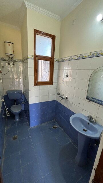 Master Bedroom in 2.5 BHK Independent House at RWA Apartments Sector 52, Sector 52 – for Rent