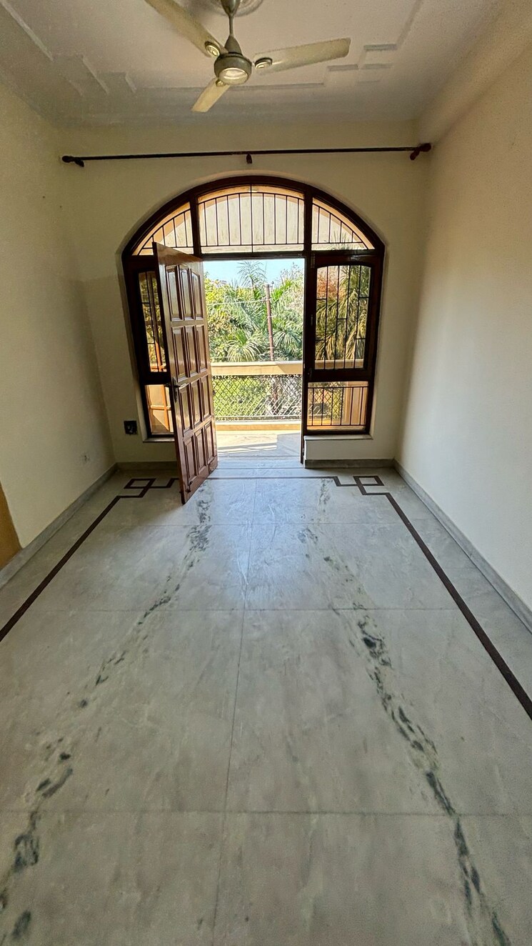 Room, rwa-apartments-sector-52 2.5 Bedroom 2500 Sq.Ft. Independent House In Sector 52 Noida 8617069