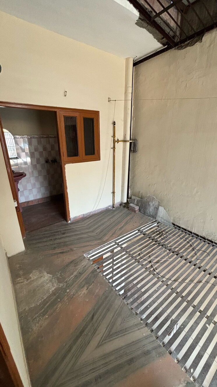 Balcony, rwa-apartments-sector-52 2.5 Bedroom 2500 Sq.Ft. Independent House In Sector 52 Noida 8617069