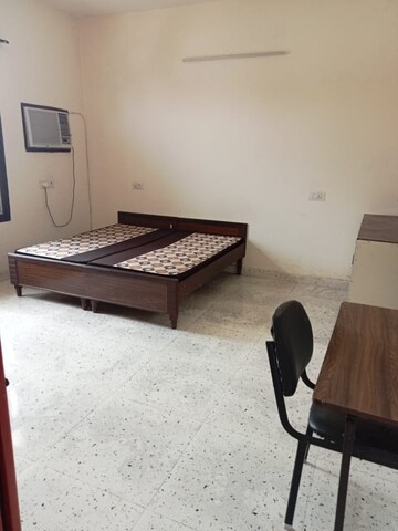 1 BHK Builder Floor For Rent in Sector 21
