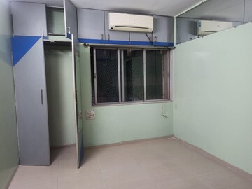 Room in 3 BHK Apartment at Mahatma Society – for Sale