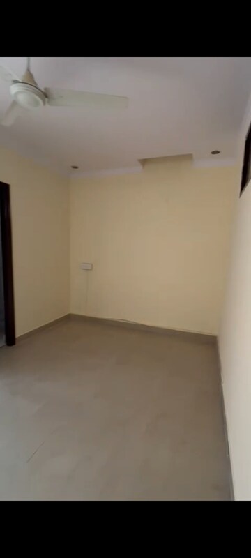 2.5 BHK Builder Floor For Rent in Dayanand Colony