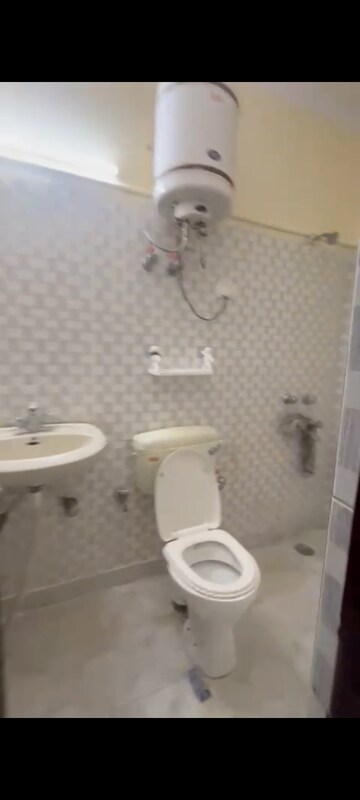 Bathroom in 2.5 BHK Builder Floor at Dayanand Colony – for Rent