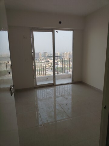 Room in 2 BHK Apartment at Signature The Millennia 2, Sector 37d – for Rent