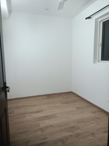 Room in 3.5 BHK Apartment at Lotus Panache, Sector 110 – for Rent