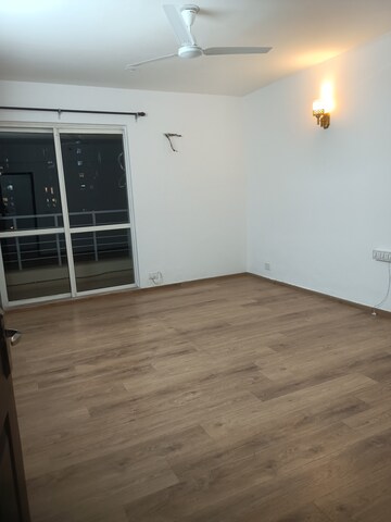 Room in 3.5 BHK Apartment at Lotus Panache, Sector 110 – for Rent