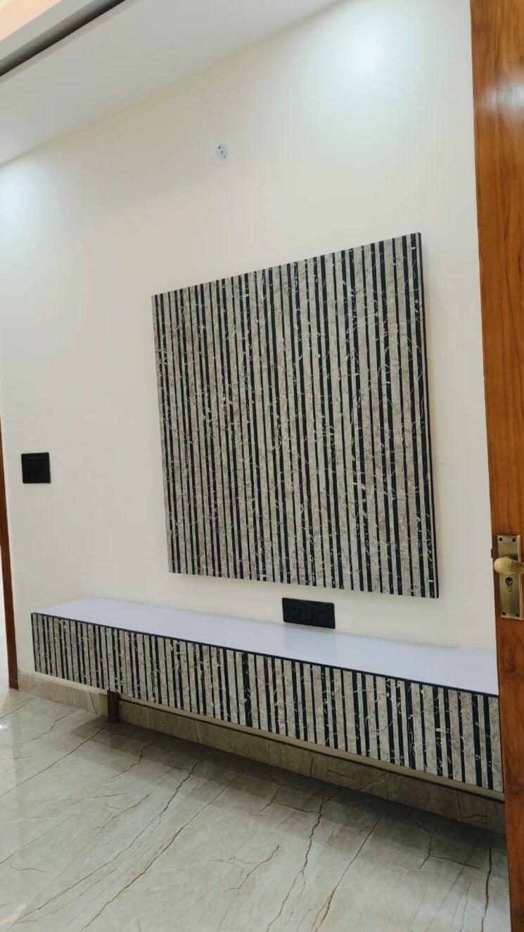 Bathroom, bptp-district 3 Bedroom 150 Sq.Yd. Builder Floor In Sector 81 Faridabad 8617144