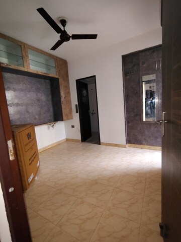 Furnished Amenities in 2 BHK Apartment at Adore Happy Homes, Sector 86 – for Rent