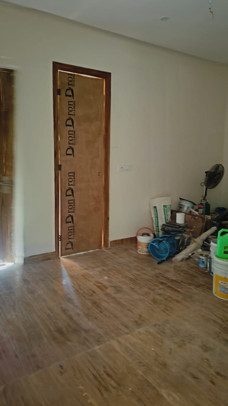 Living Room, bptp-district 3 Bedroom 160 Sq.Yd. Builder Floor In Sector 81 Faridabad 8617194