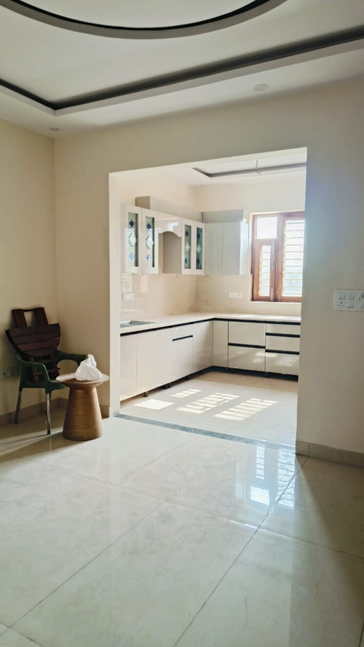 Kitchen, bptp-district 3 Bedroom 160 Sq.Yd. Builder Floor In Sector 81 Faridabad 8617194