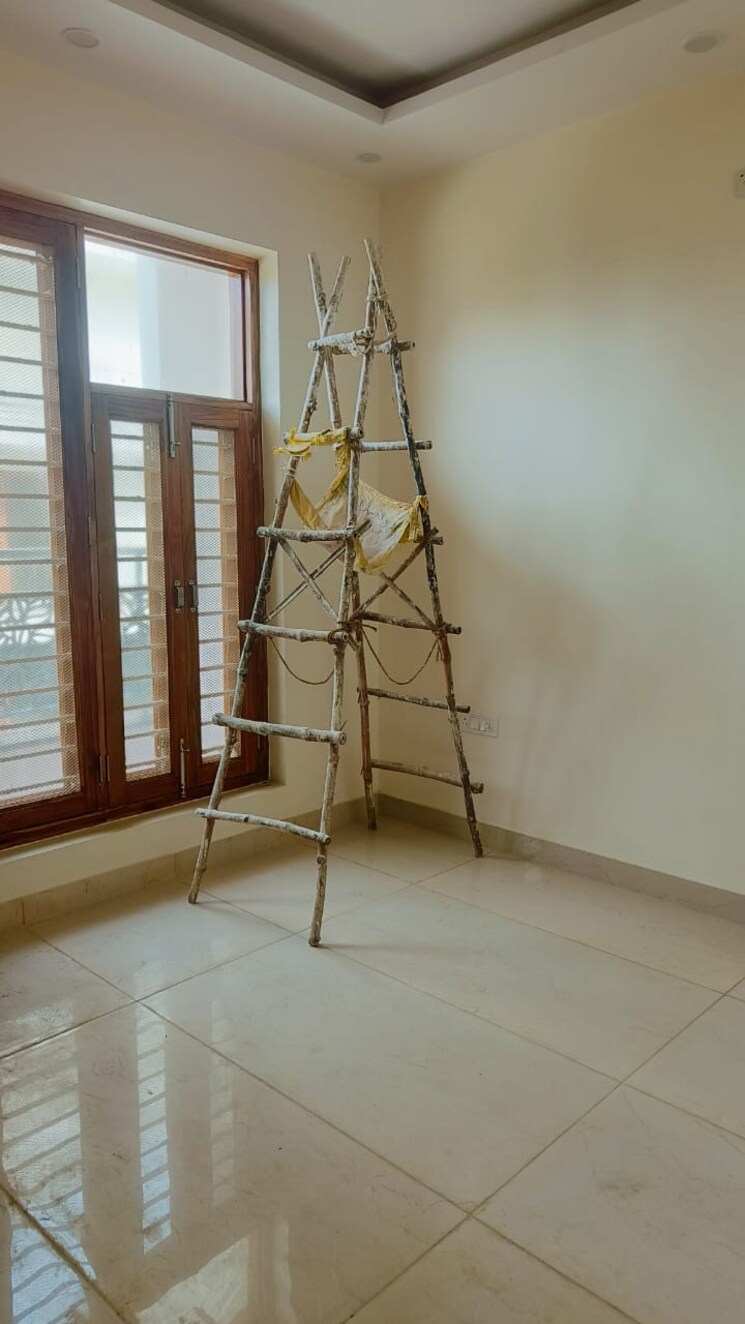 undefined, bptp-district 3 Bedroom 160 Sq.Yd. Builder Floor In Sector 81 Faridabad 8617194