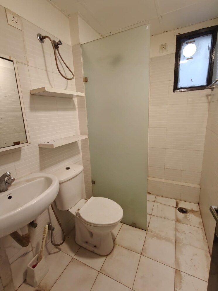 Bathroom, rps-savana 3 Bedroom 1416 Sq.Ft. Apartment In Sector 88 Faridabad 8617197