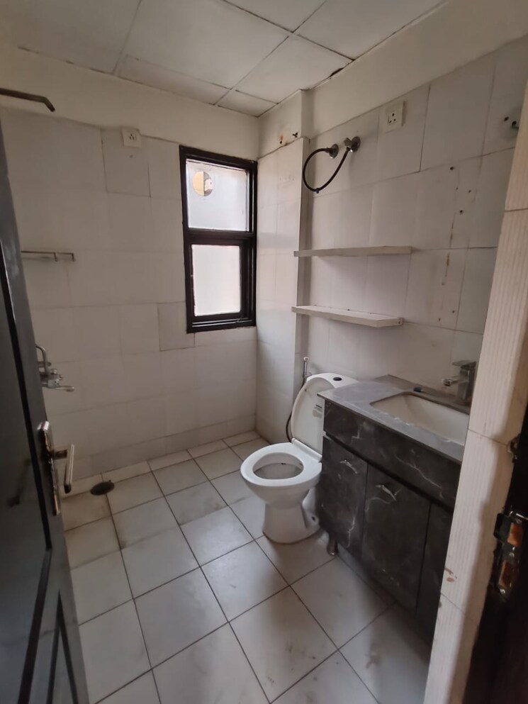 Bathroom, rps-savana 3 Bedroom 1416 Sq.Ft. Apartment In Sector 88 Faridabad 8617197