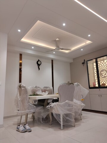 Team Area in 3 BHK Apartment at Omaxe Royal Residency Faridabad, Sector 79 – for Rent