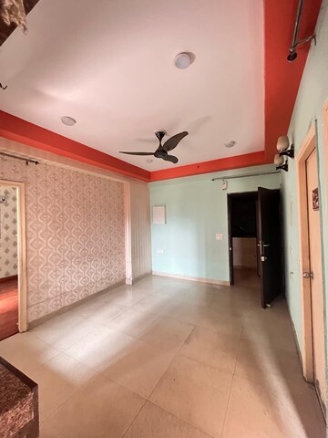 Room in 2 BHK Apartment at Geotech Pristine Avenue, Sector 16c Greater Noida – for Rent