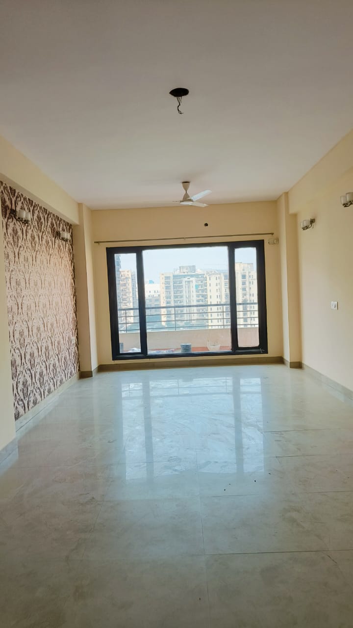 3 BHK + Servant Room Apartment For Rent in RPS Savana
