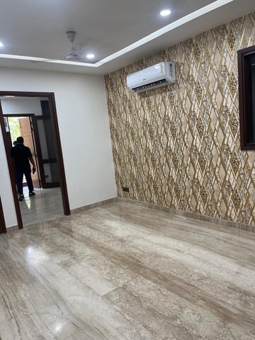 Room in 3 BHK Apartment at ATS Triumph, Sector 104 – for Rent