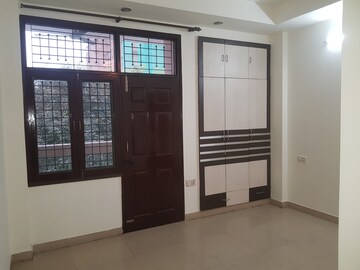 Room in 2 BHK Builder Floor at Ambika Apartments Vaishali, Sector 1 Vaishali – for Rent