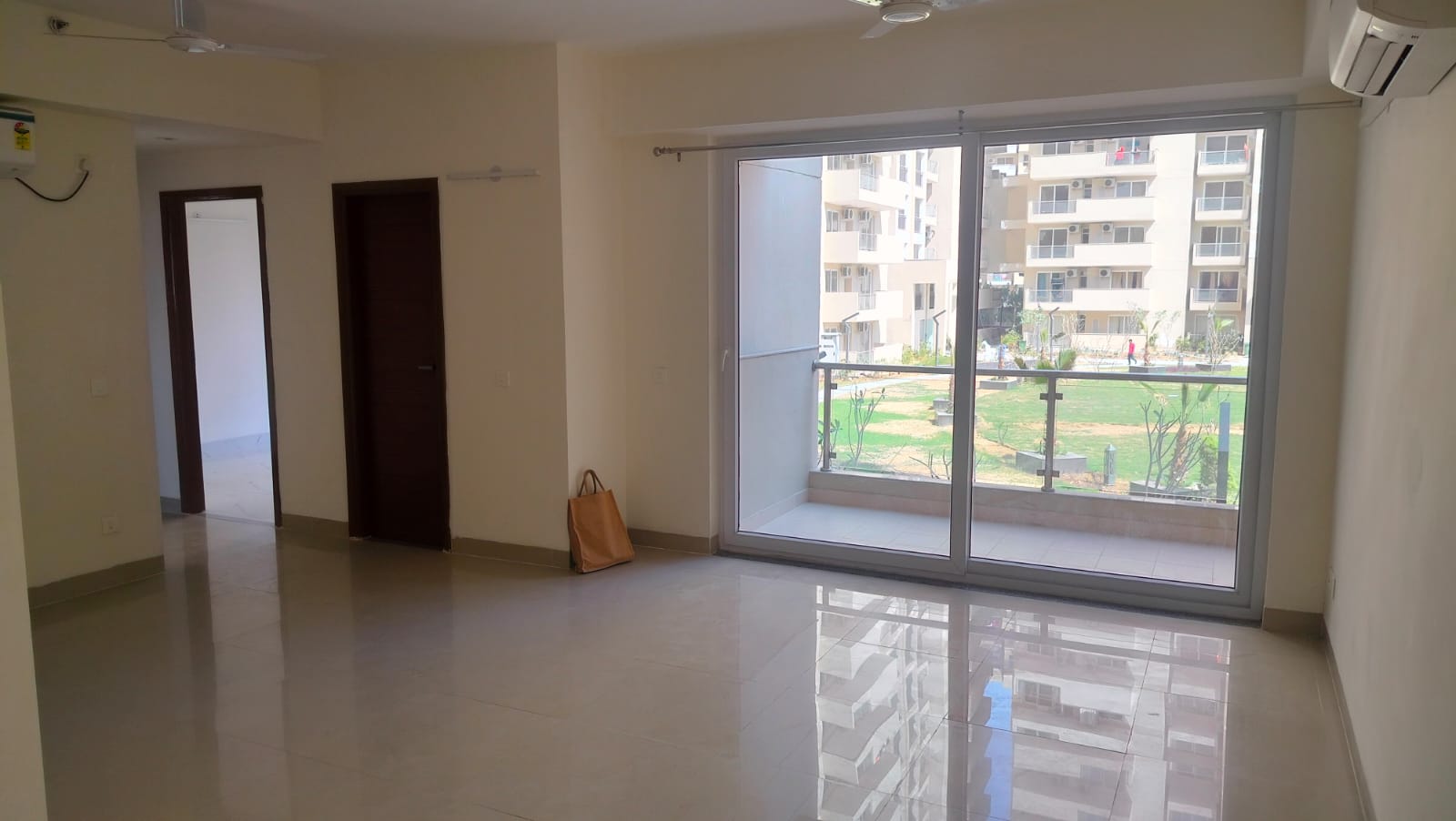 3 BHK + Pooja Room,Servant Room,Extra Room 1689 Sq.Ft. Apartment in Adani Oyster Grande Phase 2