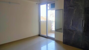 Room in 3 BHK Apartment at Adani Oyster Grande Phase 2, Sector 102 – for Rent