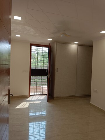 Room in 2 BHK Builder Floor at Lajpat Nagar 4 – for Rent