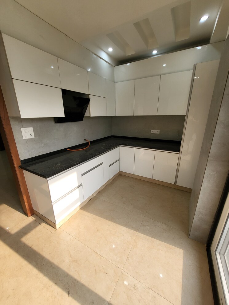 Kitchen, bptp-amstoria-country-floor 3 Bedroom 2250 Sq.Ft. Apartment In Sector 102 Gurgaon 8617338