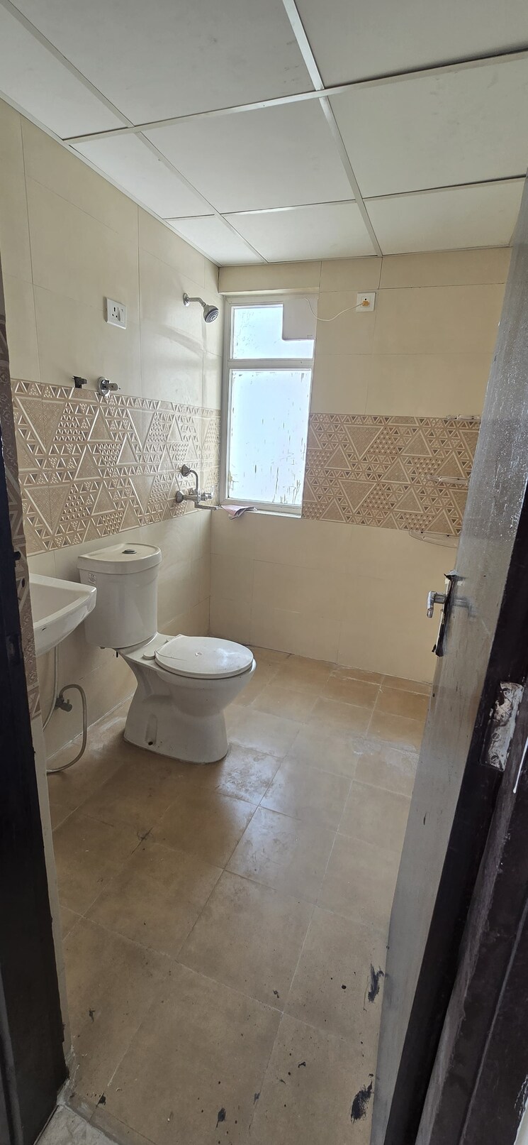 Bathroom, roshan-complex 6+ Bedroom 4500 Sq.Ft. Independent House In Sector 66 Noida 8617343