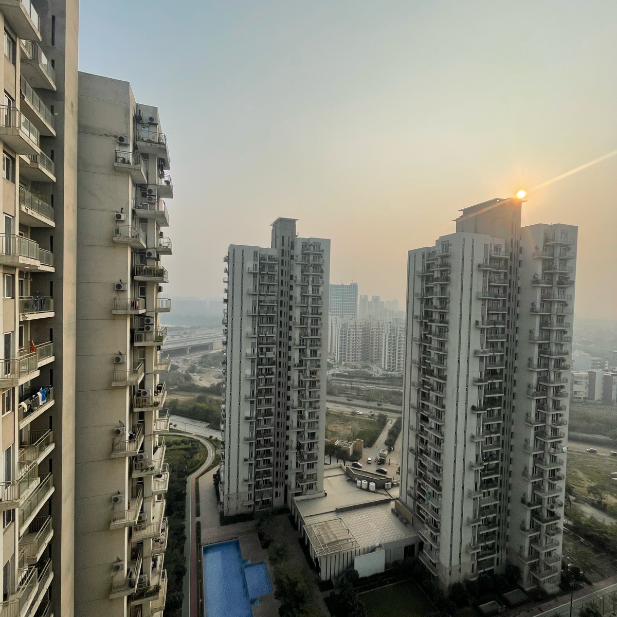 3 BHK + Servant Room,Extra Room 1870 Sq.Ft. Apartment in Conscient Heritage Max