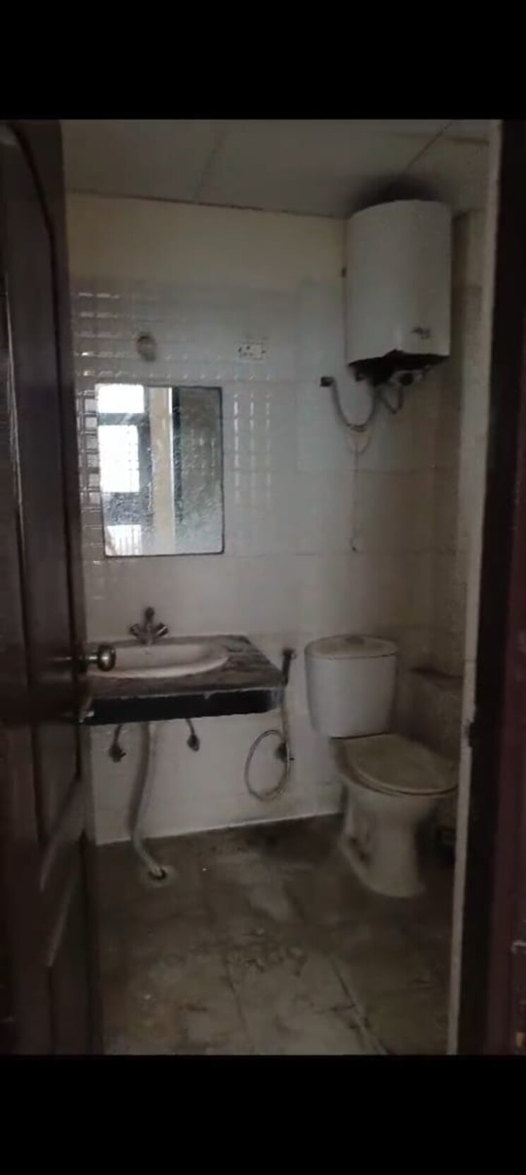 Bathroom, rps-savana 3 Bedroom 1249 Sq.Ft. Apartment In Sector 88 Faridabad 8617390