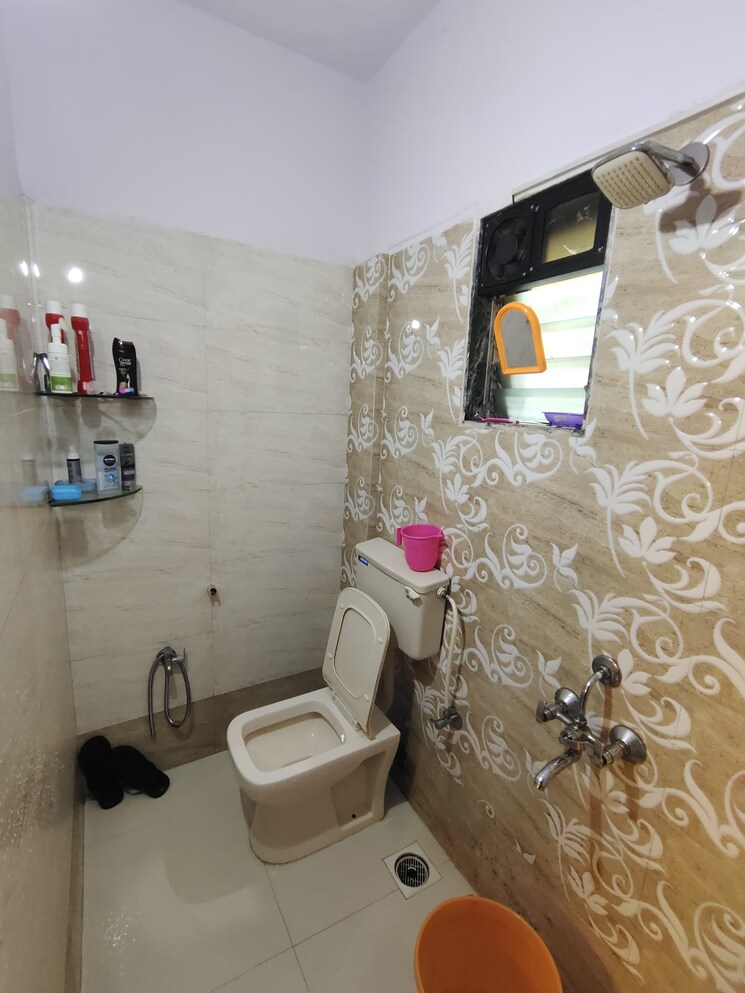 Bathroom, simran-palace-apartments 2 Bedroom 650 Sq.Ft. Apartment In Sanpada Navi Mumbai 8617378